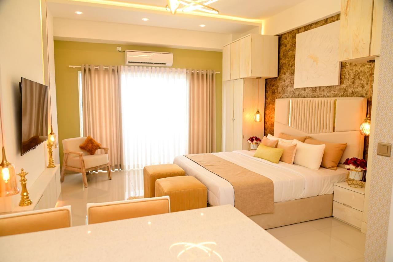Ocean Breeze - Udaya Luxury Apartments 니곰보 외부 사진