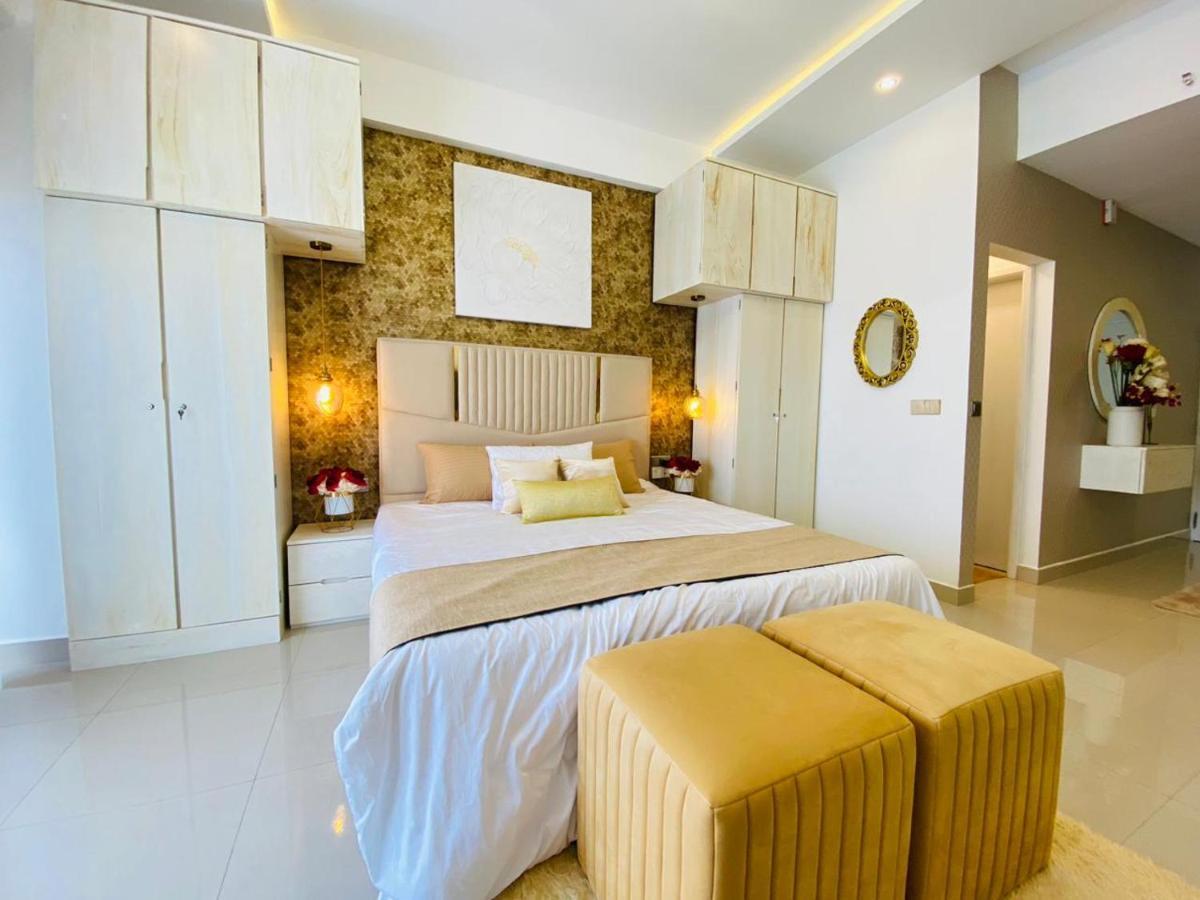 Ocean Breeze - Udaya Luxury Apartments 니곰보 외부 사진