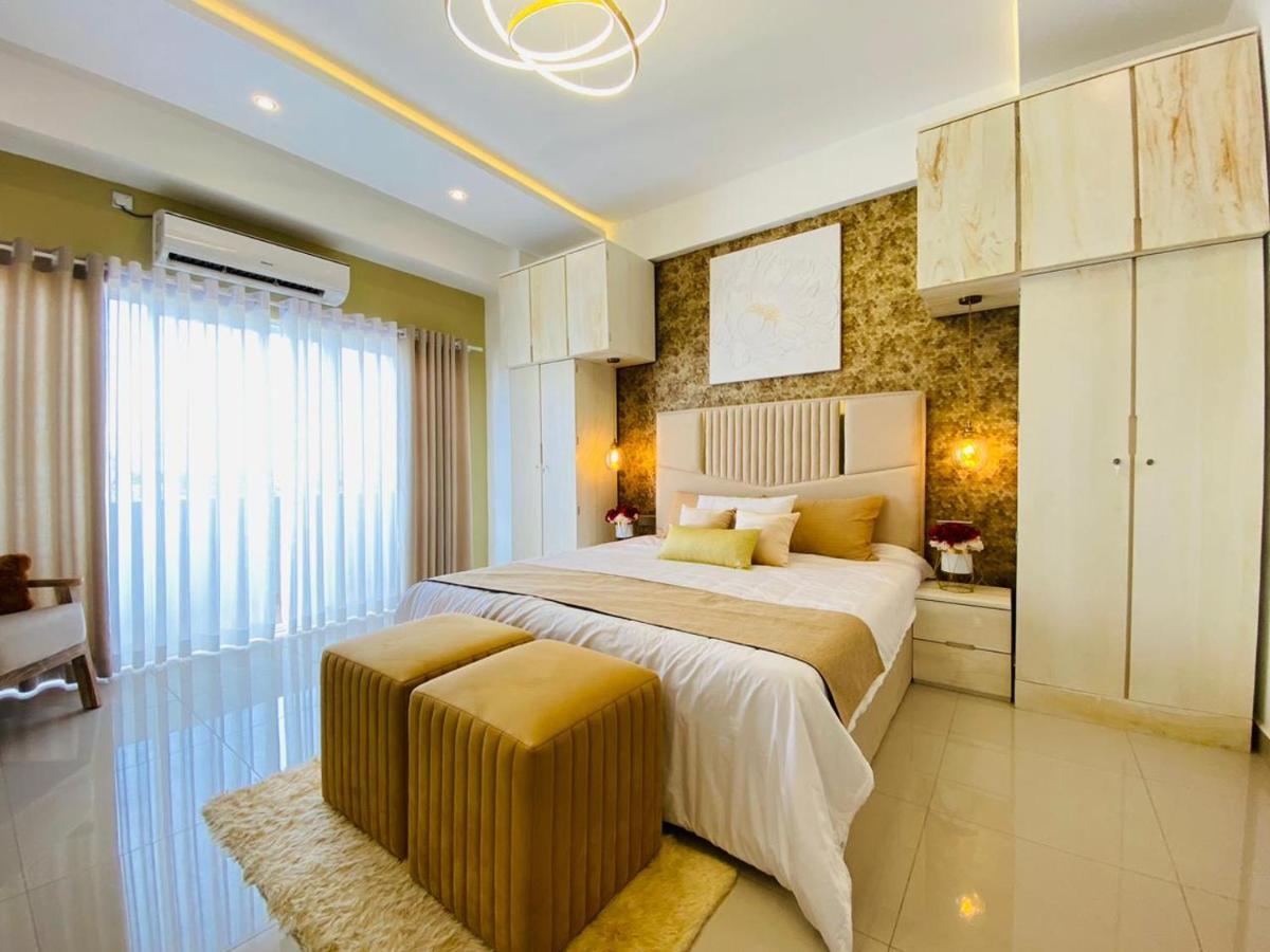 Ocean Breeze - Udaya Luxury Apartments 니곰보 외부 사진