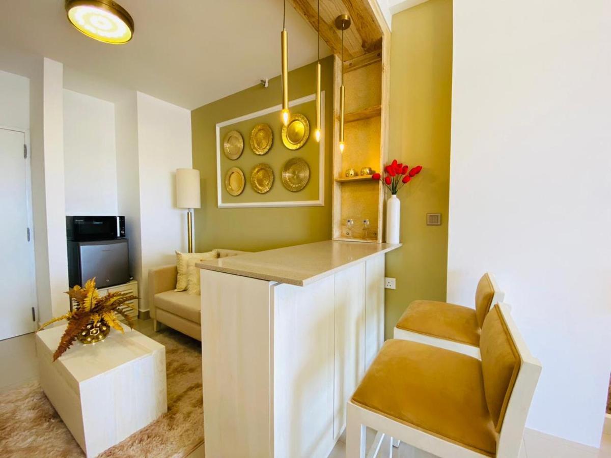 Ocean Breeze - Udaya Luxury Apartments 니곰보 외부 사진