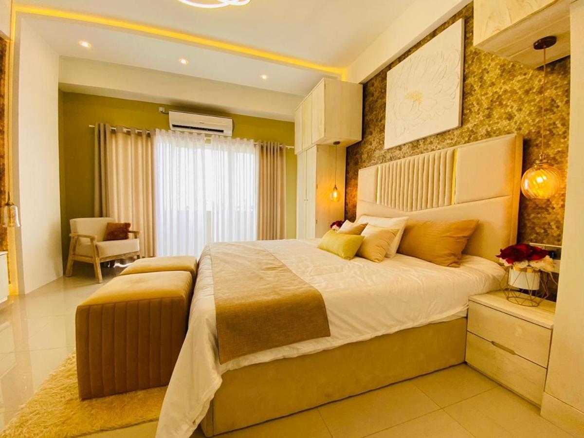 Ocean Breeze - Udaya Luxury Apartments 니곰보 외부 사진