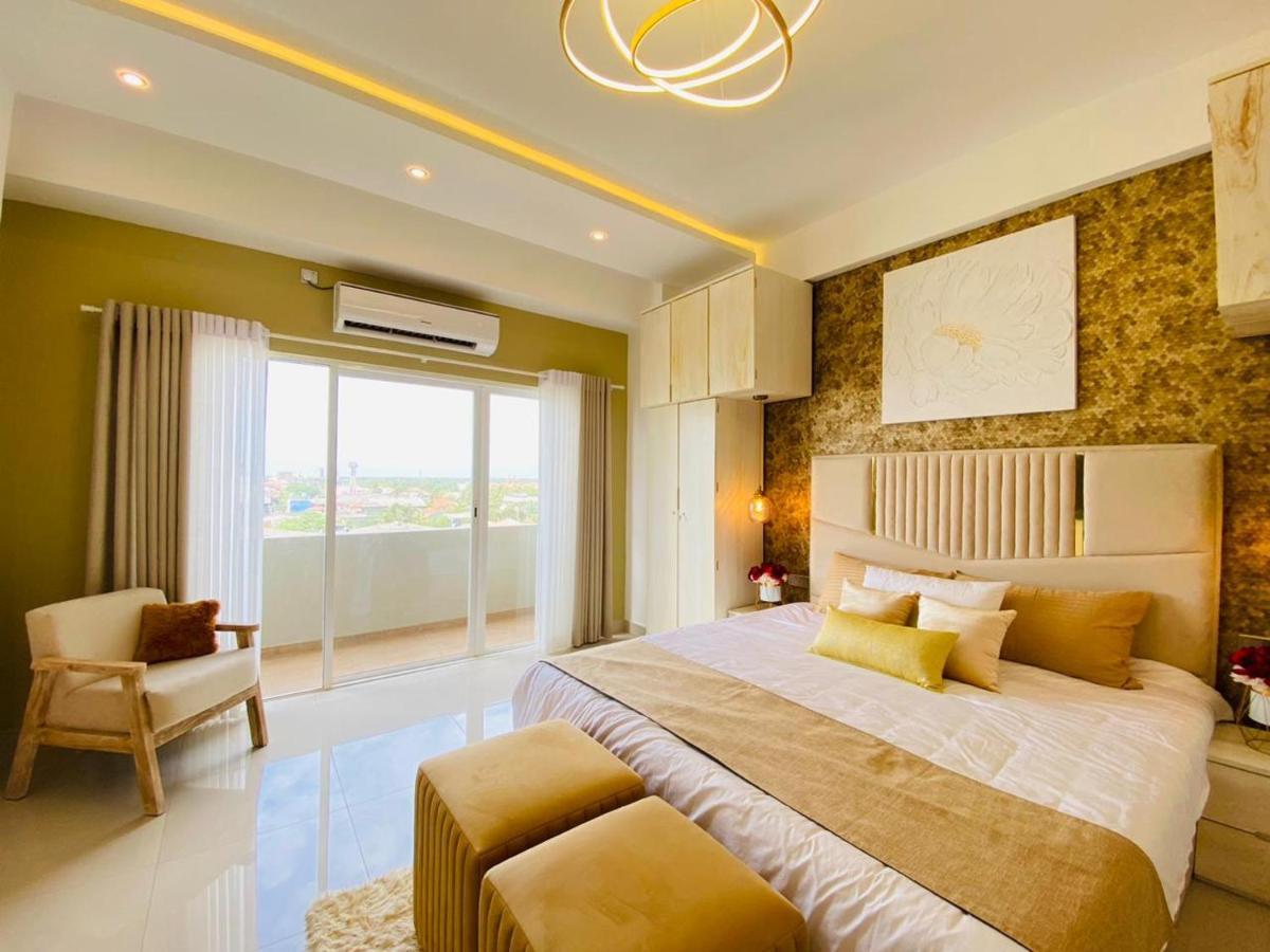 Ocean Breeze - Udaya Luxury Apartments 니곰보 외부 사진