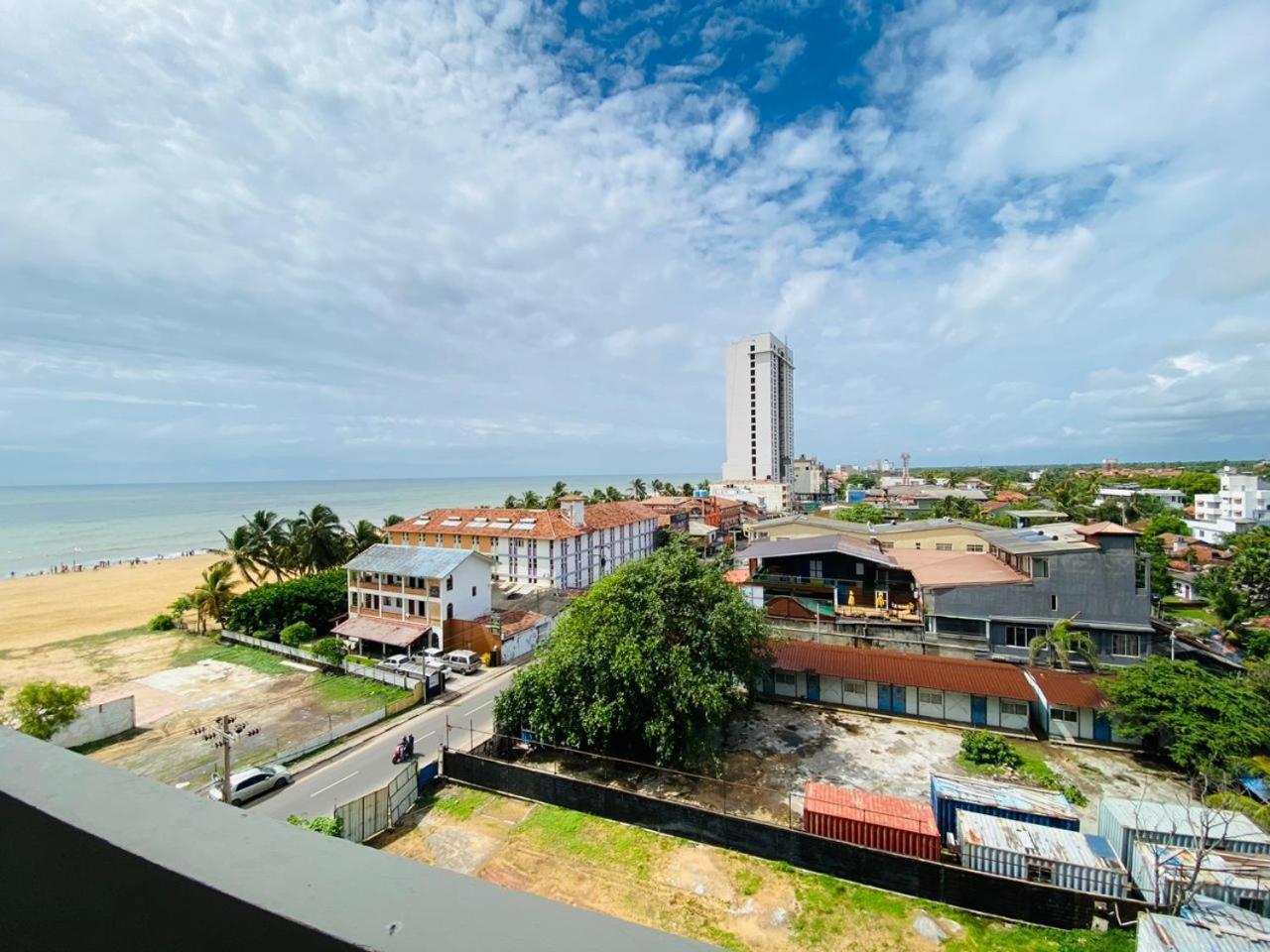 Ocean Breeze - Udaya Luxury Apartments 니곰보 외부 사진